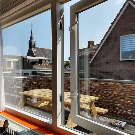 בית הארחה Hoogland Aan Zee 3*